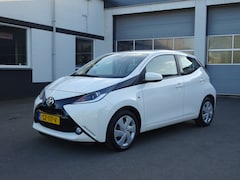 Toyota Aygo - 1.0 VVT-i x-nav Airco, navigatie, elektr spiegels, achteruitrijcamera, mistlampen voor, en