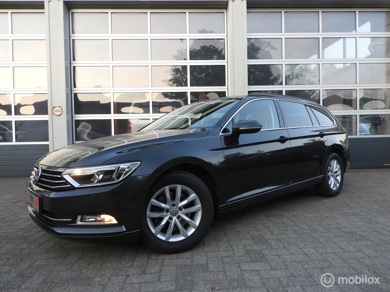 Volkswagen Passat Variant - 1.5 TSI 150 PK , Camera - AutoWereld.nl