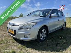 Hyundai i30 - 1.4i i-Blue Active AIRCO 1e EIG ONDERHOUDEN