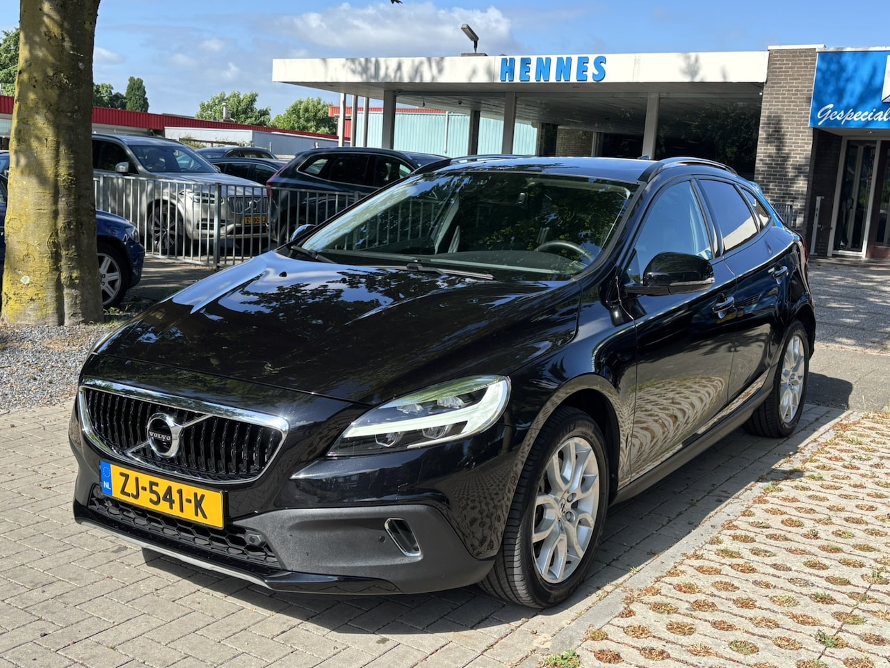 Volvo V40 Cross Country - 1.5 T3 Polar+ Luxury Panorama Keyless Harman Kardon - AutoWereld.nl