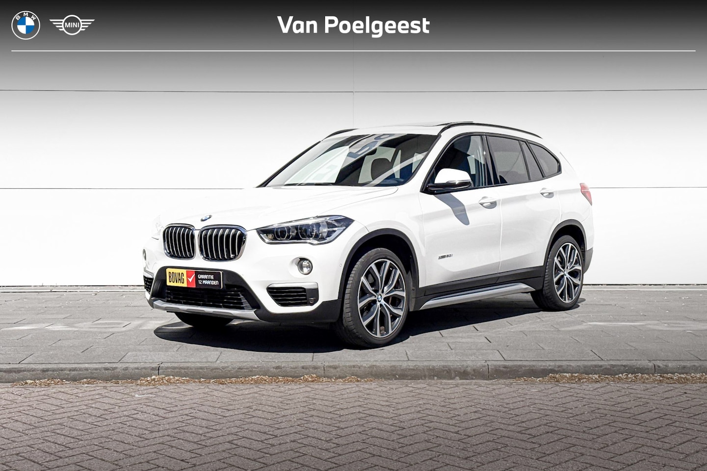 BMW X1 - xDrive20i xLine | High Executive | Trekhaak | Achteruitrijcamera | Panoramadak - AutoWereld.nl