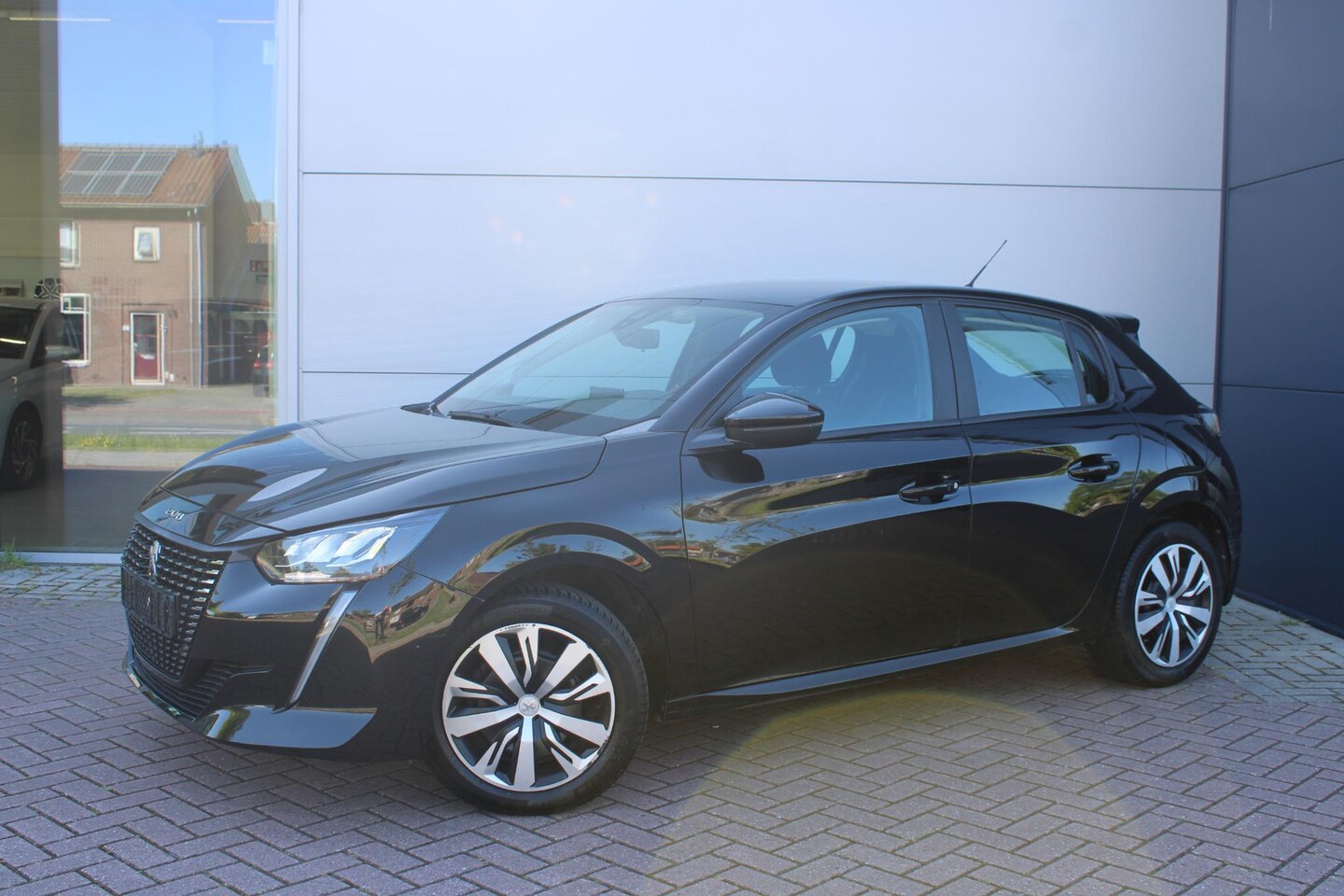 Peugeot 208 - 1.2 PureTech 100pk Active Automaat EAT8 Airco Navi Carplay - AutoWereld.nl