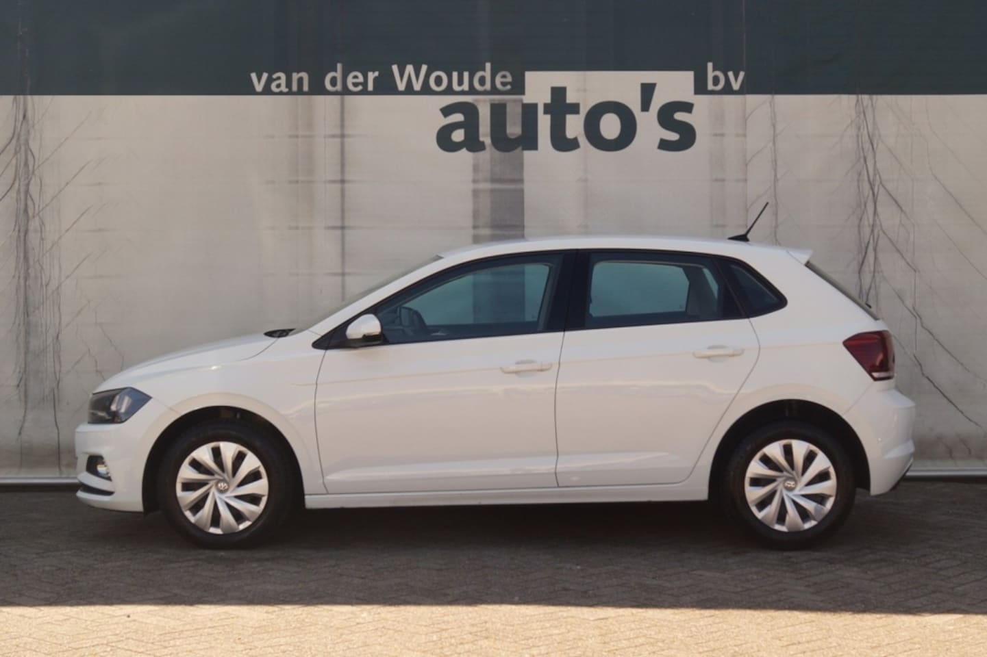 Volkswagen Polo - 1.6 TDI Comfortline Executive -NAVI-ACC-CARPLAY- - AutoWereld.nl