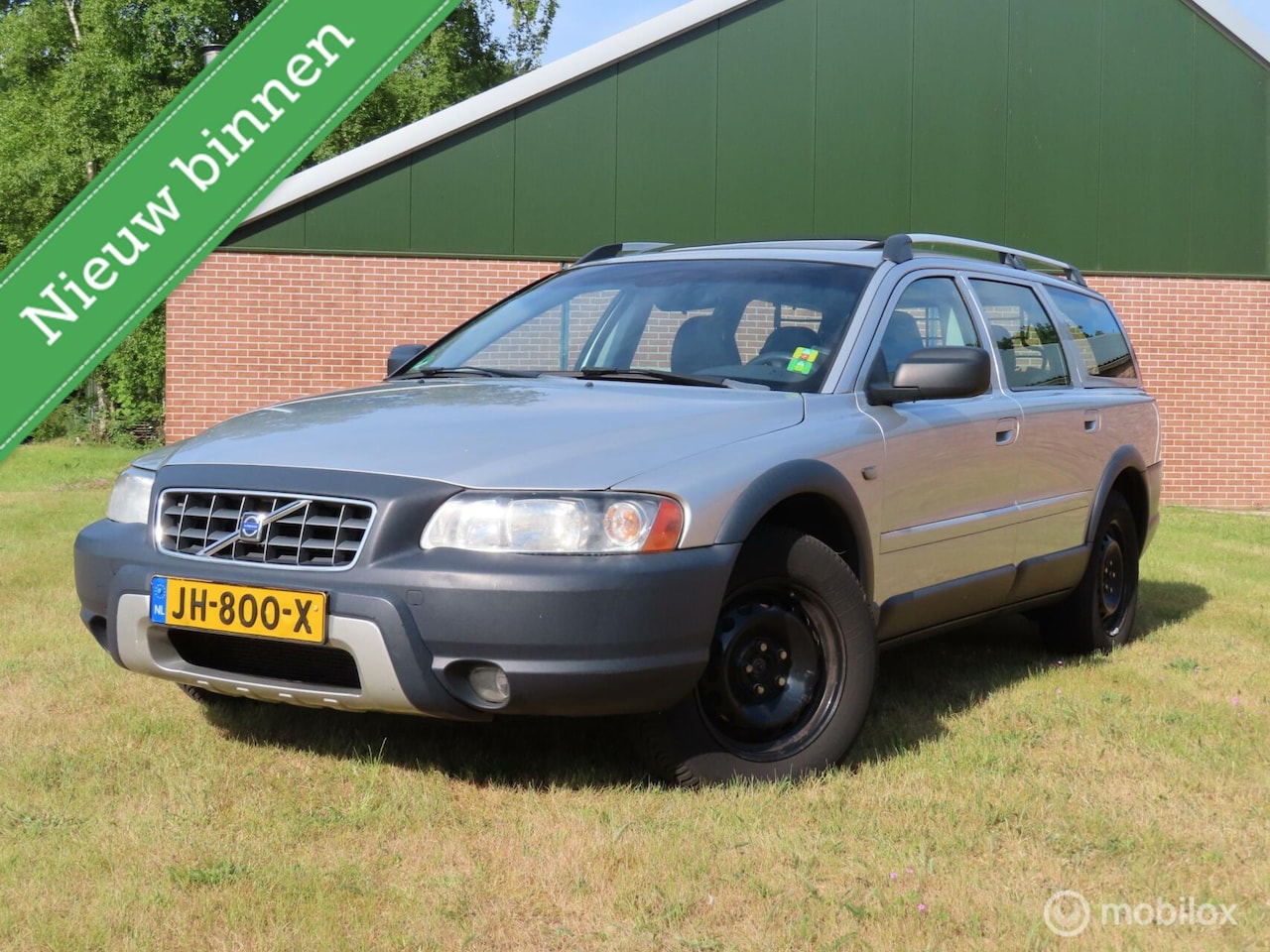 Volvo XC70 - 2.4 D5 Momentum/volledig onderhouden. - AutoWereld.nl