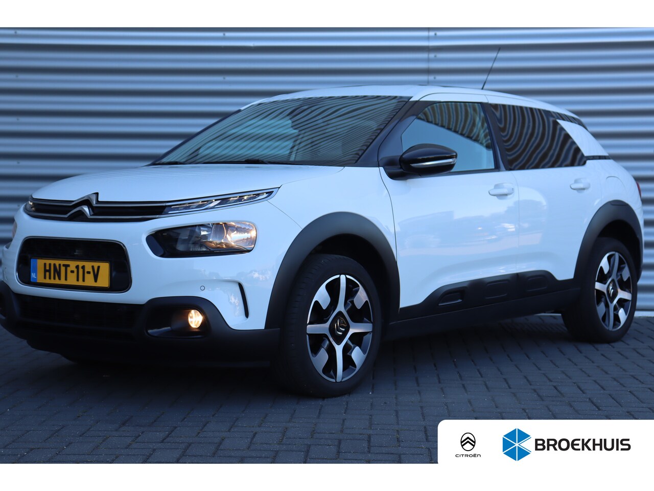 Citroën C4 Cactus - Citroën 1.2 PURETECH 110PK SHINE PLUS / NAVI / CLIMA / LED / PDC / 17" LMV / CAMERA / KEYL - AutoWereld.nl