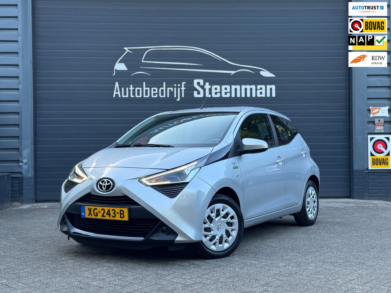 Toyota Aygo - 1.0 VVT-i x-play | Carplay | Camera | Automaat - AutoWereld.nl