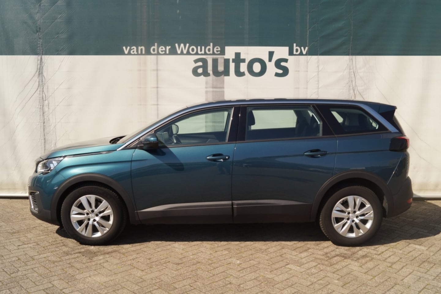 Peugeot 5008 - 1.2 PureTech 130pk Executive 7-persoons -NAVI-ECC- - AutoWereld.nl