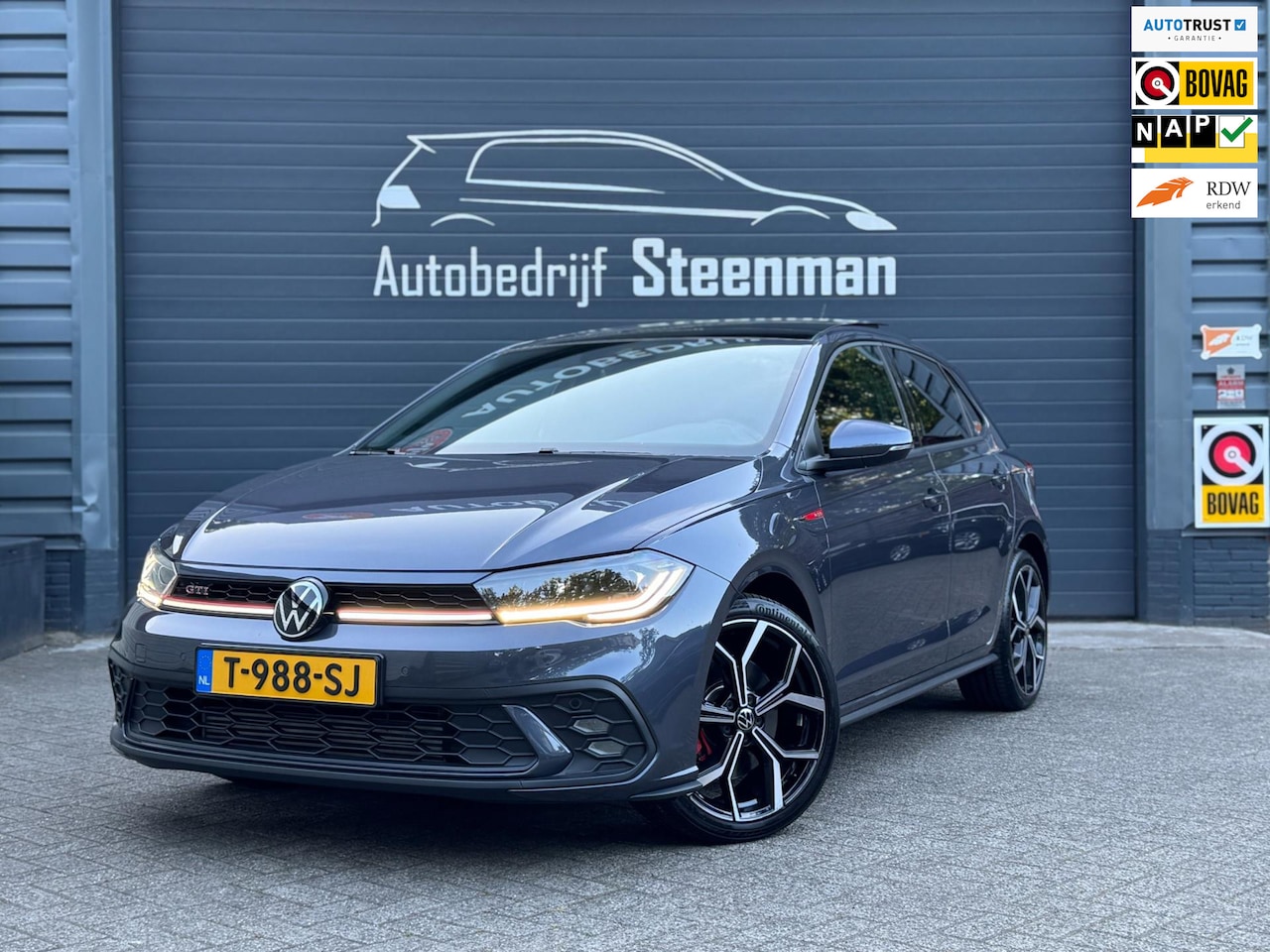 Volkswagen Polo - 2.0 TSI GTI | IQ | Pano | Trekhaak | Keyless - AutoWereld.nl