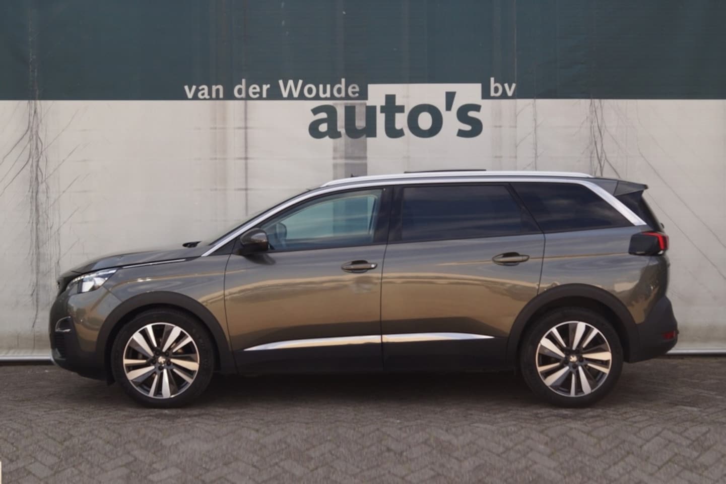 Peugeot 5008 - 1.2 PureTech 130pk Premium -NAVI-ECC-PDC-CAM- - AutoWereld.nl