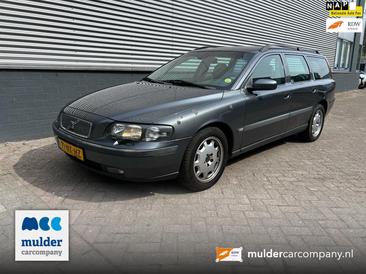 Volvo V70 - 2.4 Comfort Line / Automaat / EXPORT/HANDEL / MCC / Gouda - AutoWereld.nl