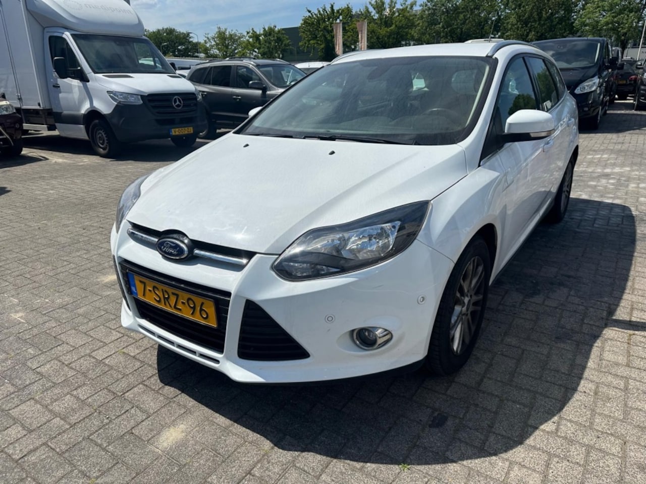 Ford Focus Wagon - 1.0 EcoB. Edit. Plus EXPORT PRICE EX BPM !!! - AutoWereld.nl