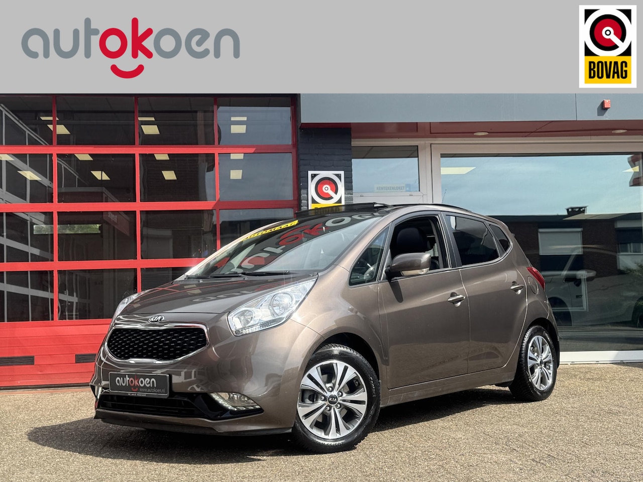 Kia Venga - 1.6 CVVT ExecutiveLine *AUTOMAAT/PANO/CAMERA/NAVI* - AutoWereld.nl
