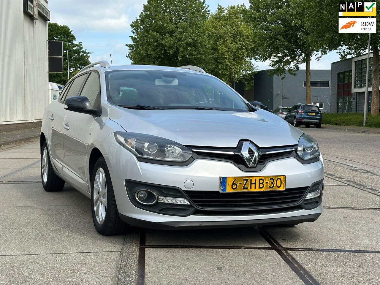 Renault Mégane Estate - 1.5 dCi Limited 2015 Navi/Clima/Pdc Nap - AutoWereld.nl