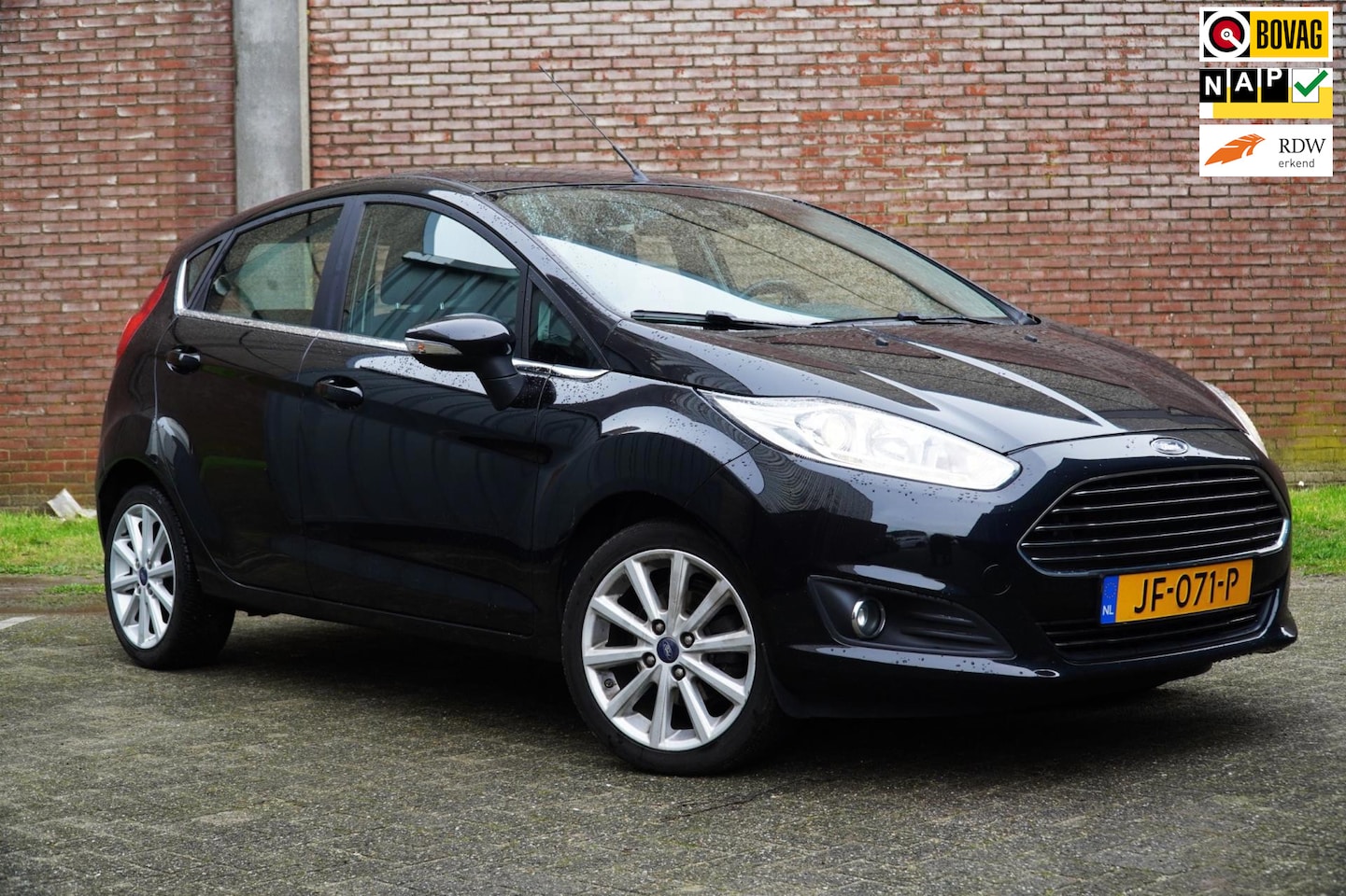 Ford Fiesta - 1.0 EcoBoost Titanium 1.0 EcoBoost 100PK Titanium, Climat-en Cruise control, PDC V+A, veel opties, Ned. Auto - AutoWereld.nl