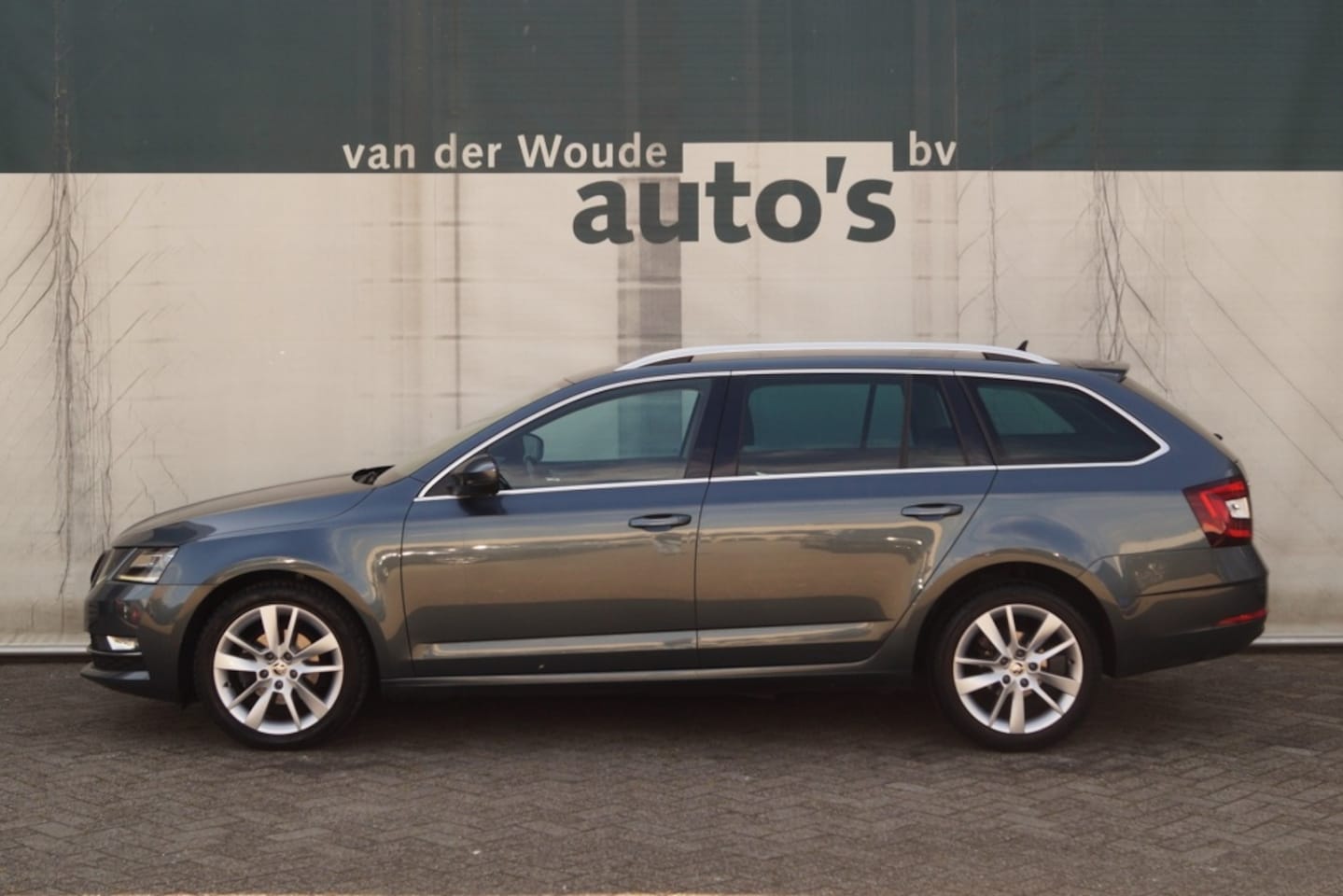 Skoda Octavia Combi - 1.6 TDI Grt Style - AutoWereld.nl