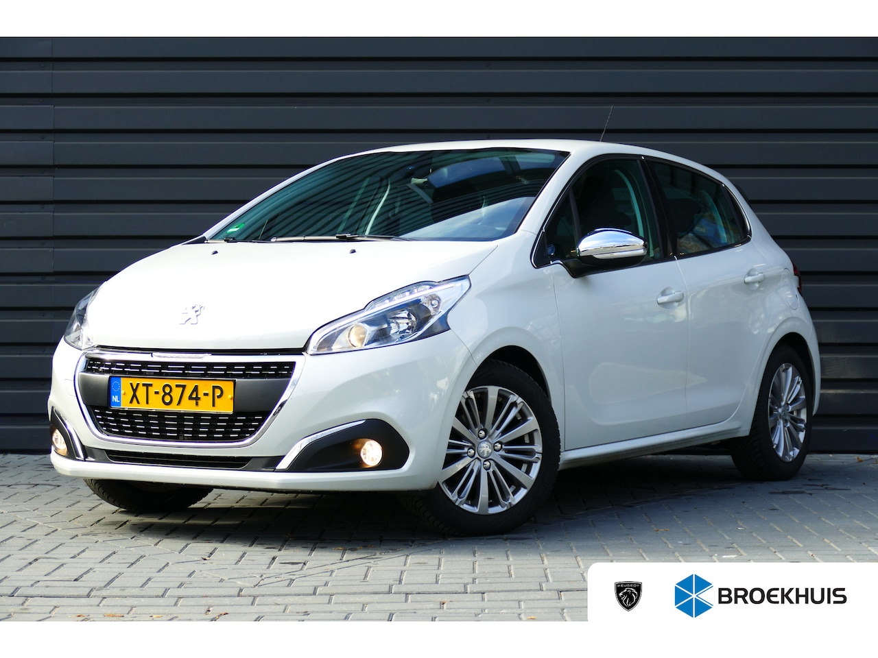 Peugeot 208 - 1.2 PURETECH 85PK BLUE LEASE ALLURE / NAVI / LED / PDC / 16"LMV / CLIMA / BLUETOOTH / CRUI - AutoWereld.nl