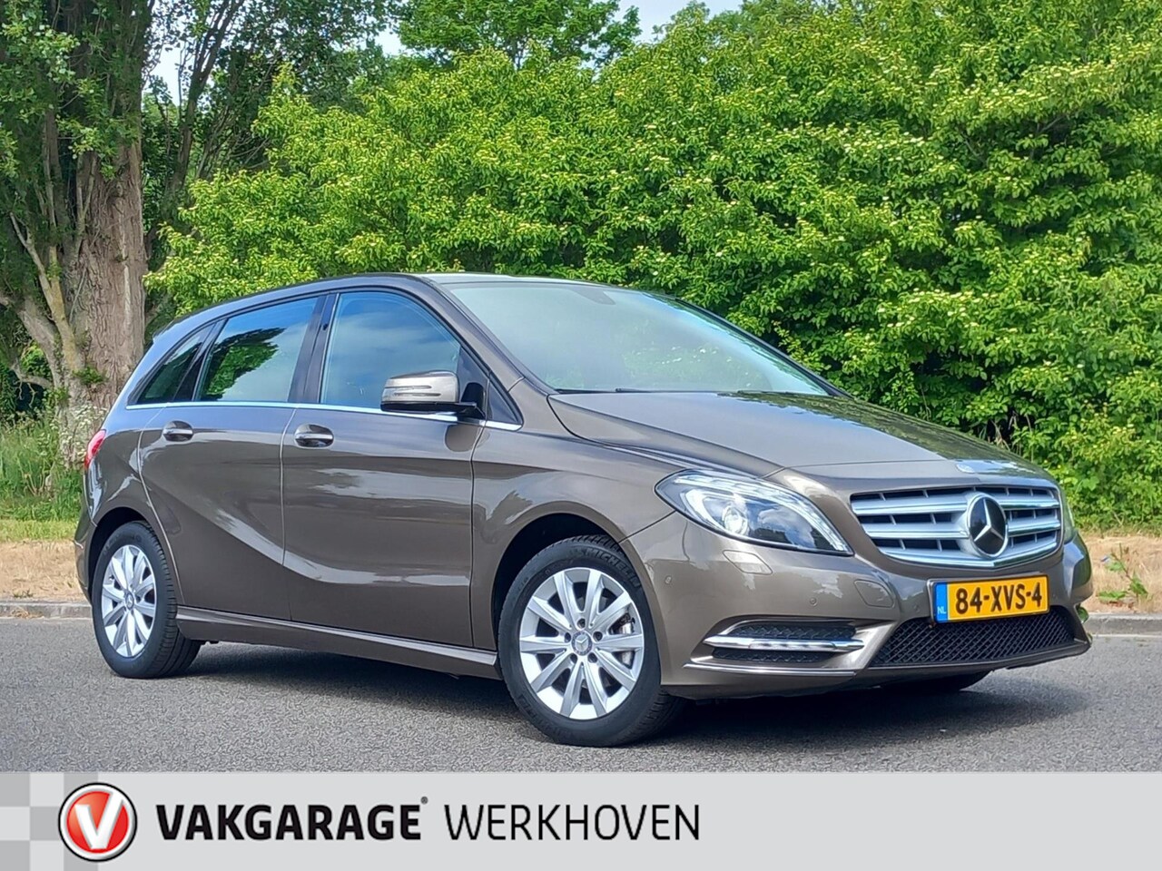 Mercedes-Benz B-klasse - 180 Ambition AUTOMAAT | Trekhaak - AutoWereld.nl
