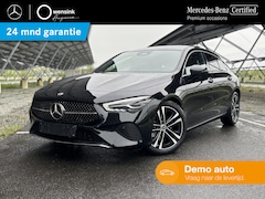 Mercedes-Benz CLA-Klasse - 180 Star Edition Luxury Line | Panoramadak | Getint glas | Sfeerverlichting | Widescreen |