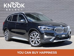 BMW X1 - sDrive20i VDL Nedcar Edition | Head Up | Leder | Trekhaak |