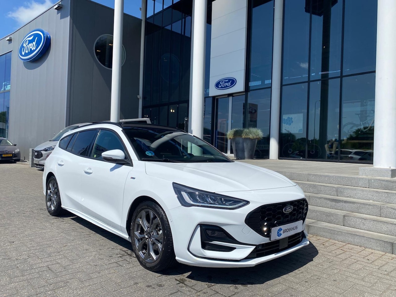 Ford Focus Wagon - 1.0 E.B. 155PK Hybrid ST Line | Adapt. Cruise | Dodehoek Detectie | Winter-Pack | Camera | - AutoWereld.nl