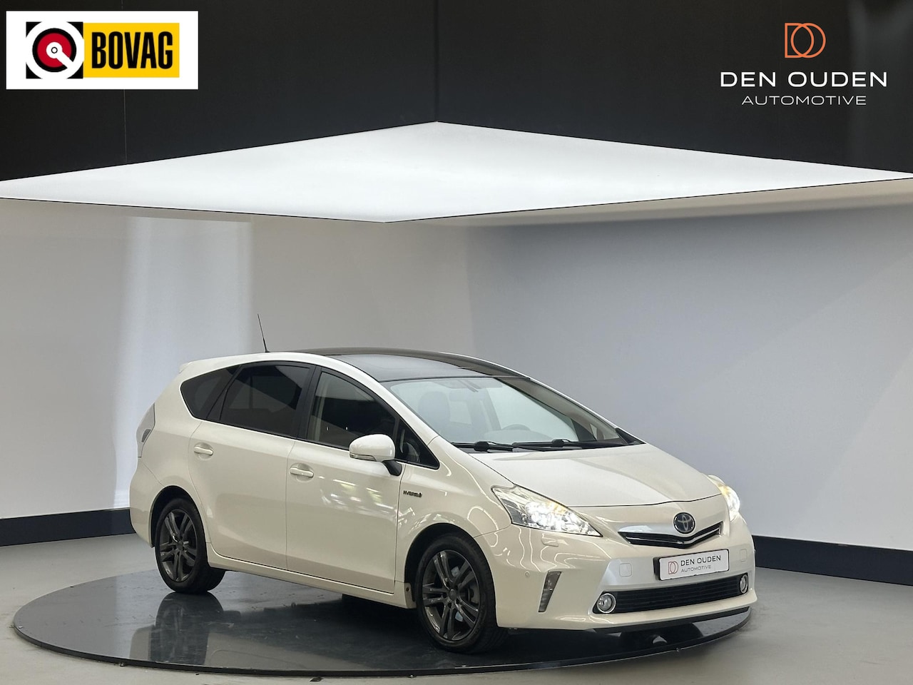 Toyota Prius Wagon - 1.8 Dynamic Business Leer | Head up display | 17'' LM | Cam Achter | 7 Persoons - AutoWereld.nl