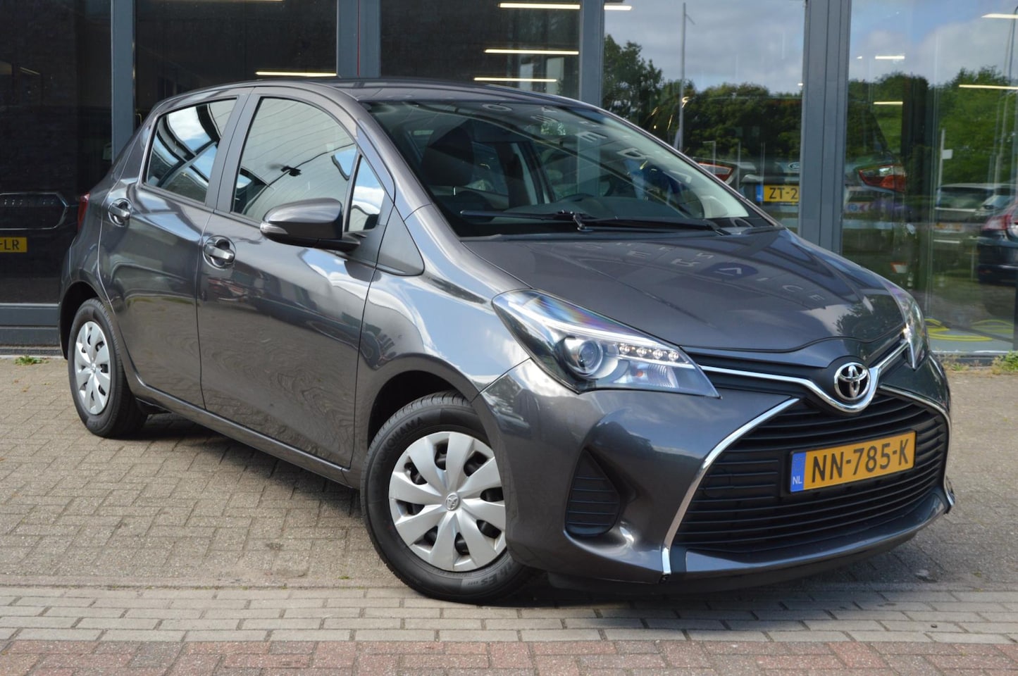 Toyota Yaris - 1.0 VVT-i Aspiration | Achteruitrij Camera | Bluetooth Media | Elektrische ramen | - AutoWereld.nl