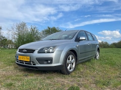 Ford Focus Wagon - 1.6-16V Titanium Nieuwe Apk en trekhaak