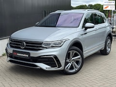 Volkswagen Tiguan - 2.0 TSI 4Motion 3X R-Line Pano Virtual ACC Trekhaak Standkachel Camera 360