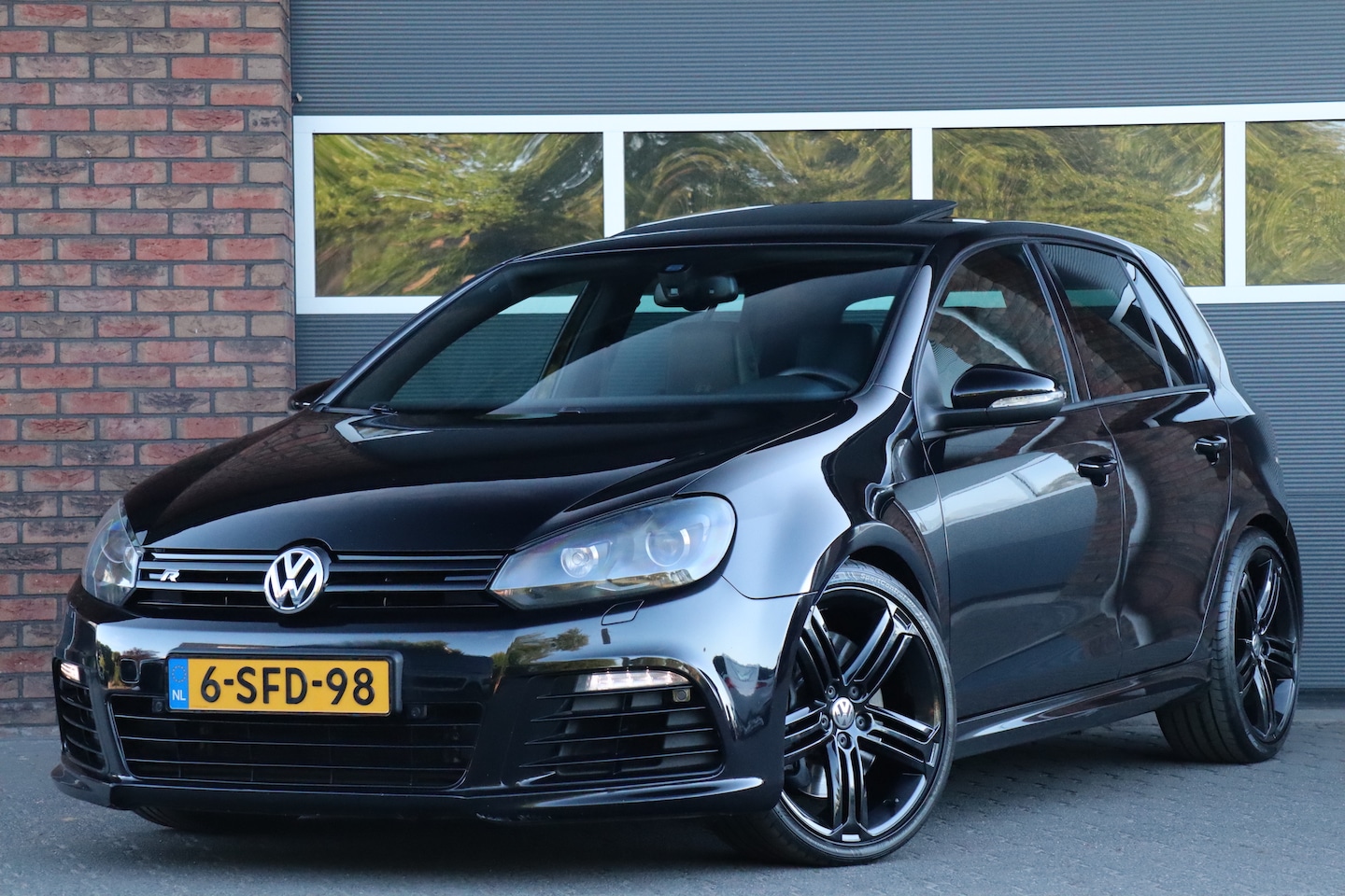 Volkswagen Golf - 2.0 R 4-Motion 2.0 R 4-Motion, DCC Schuifdak, Keyless - AutoWereld.nl