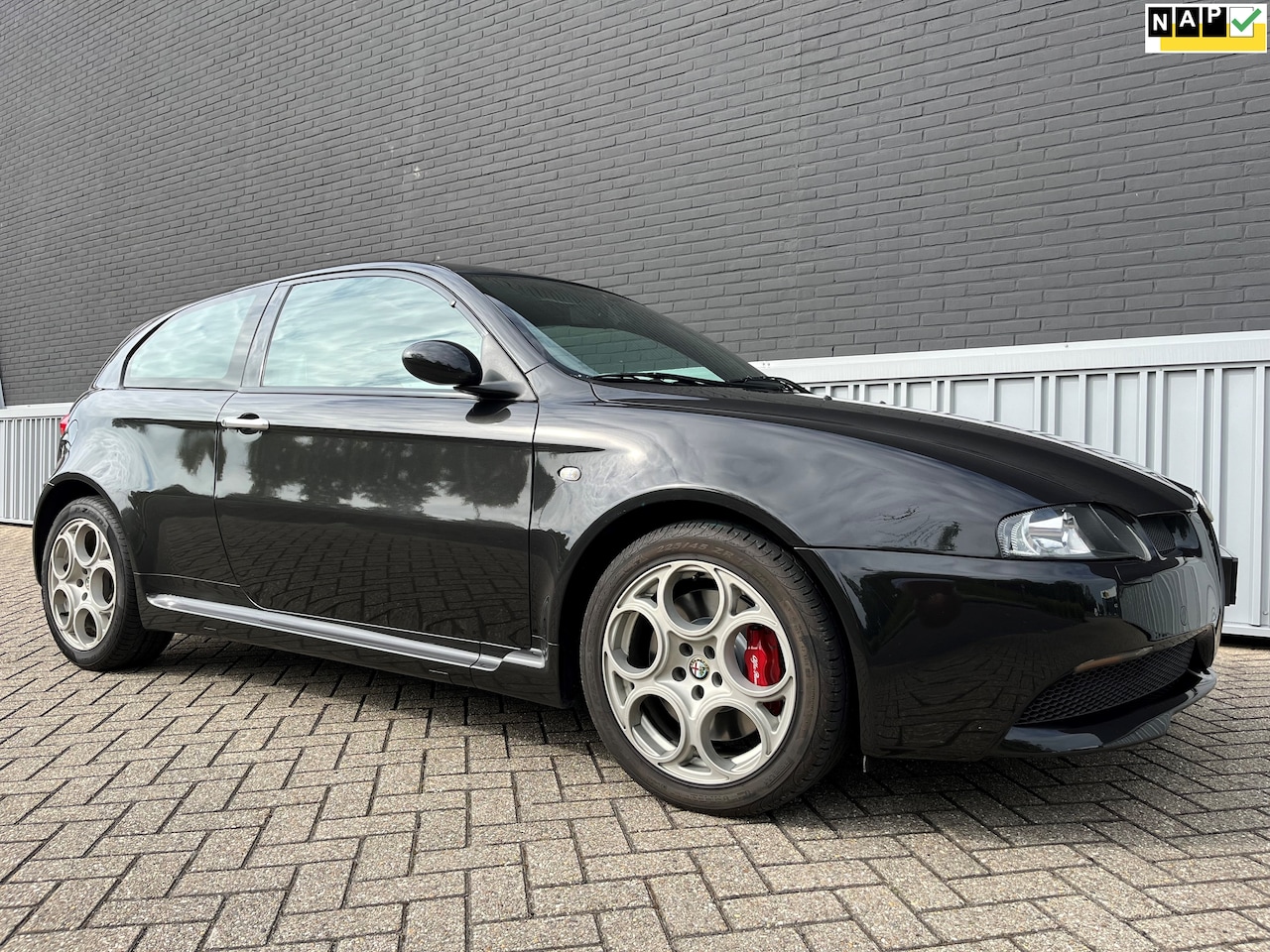 Alfa Romeo 147 - 3.2 V6 GTA GTA - AutoWereld.nl