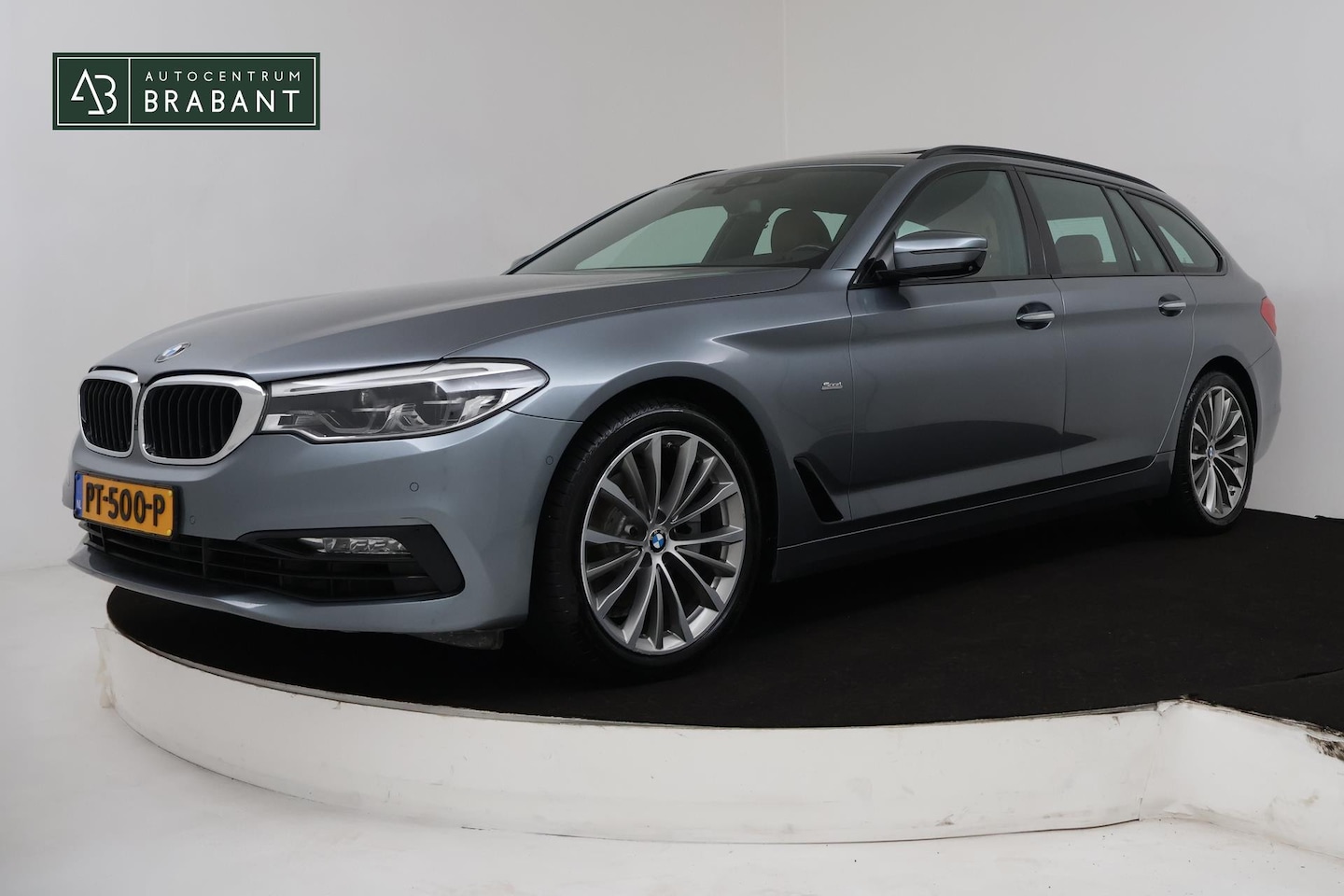 BMW 5-serie Touring - 520i High Executive (PANORAMADAK, PARKEERSENSOREN, CRUISE CONTROL, CAMERA, STOELVERWARMING - AutoWereld.nl