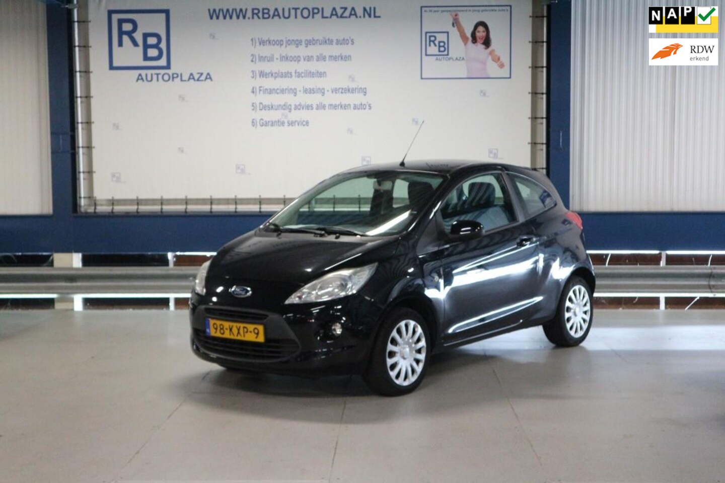 Ford Ka - 1.2 Titanium / Airco / BLACK ! ! ! - AutoWereld.nl