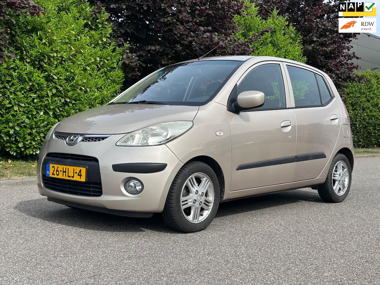 Hyundai i10 - 1.1 i-Catcher Airco*NAP*Distributieriem VV*LM velgen*Elektrische ramen*Dealer onderhouden* - AutoWereld.nl