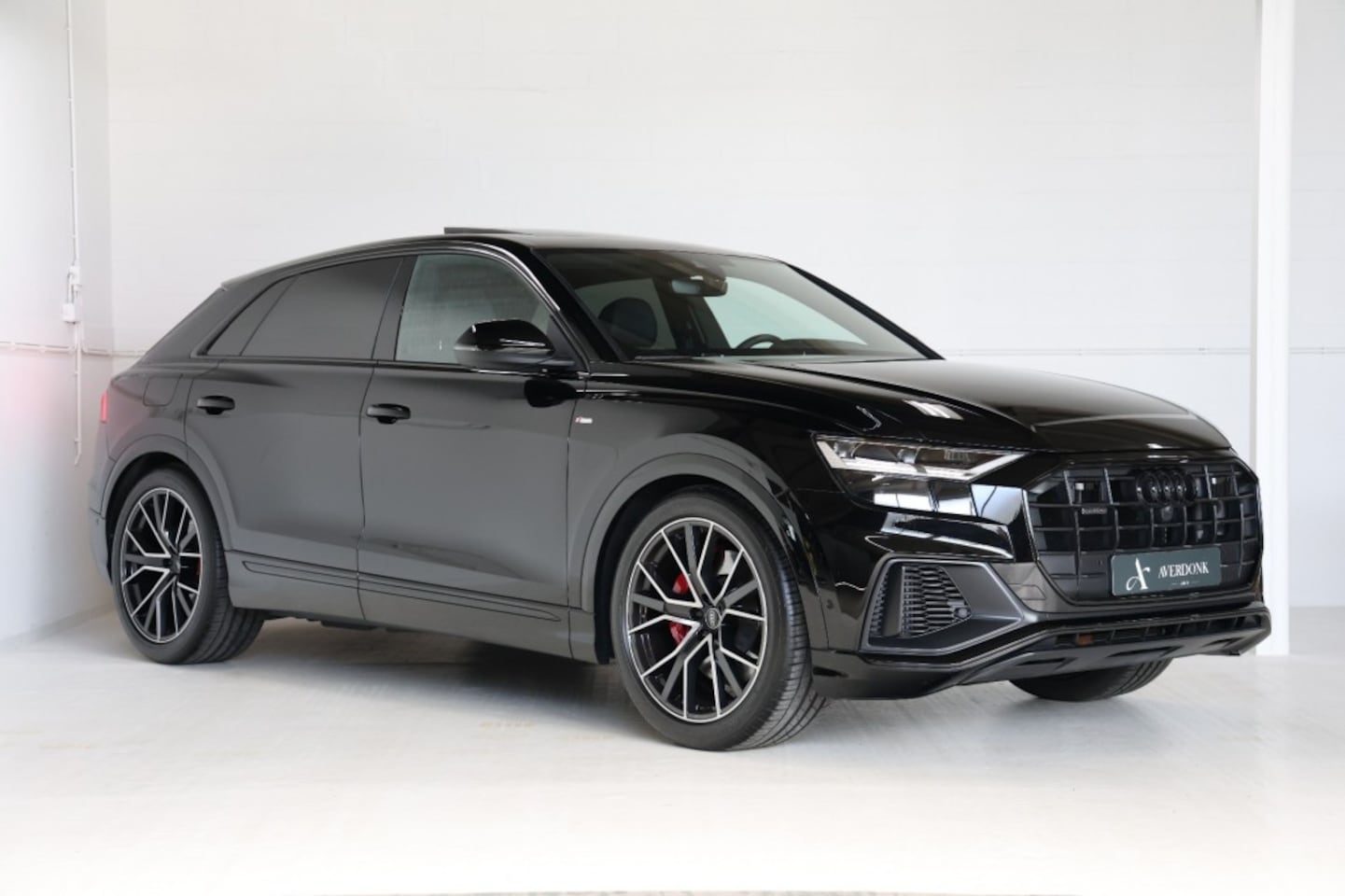 Audi Q8 - 55TFSI e Quattro 381pk S-line Pano/360cam/Softclose/Stoelventila - AutoWereld.nl