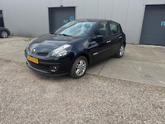 Renault Clio - 1.2-16V Authentique 5 deurs met airco