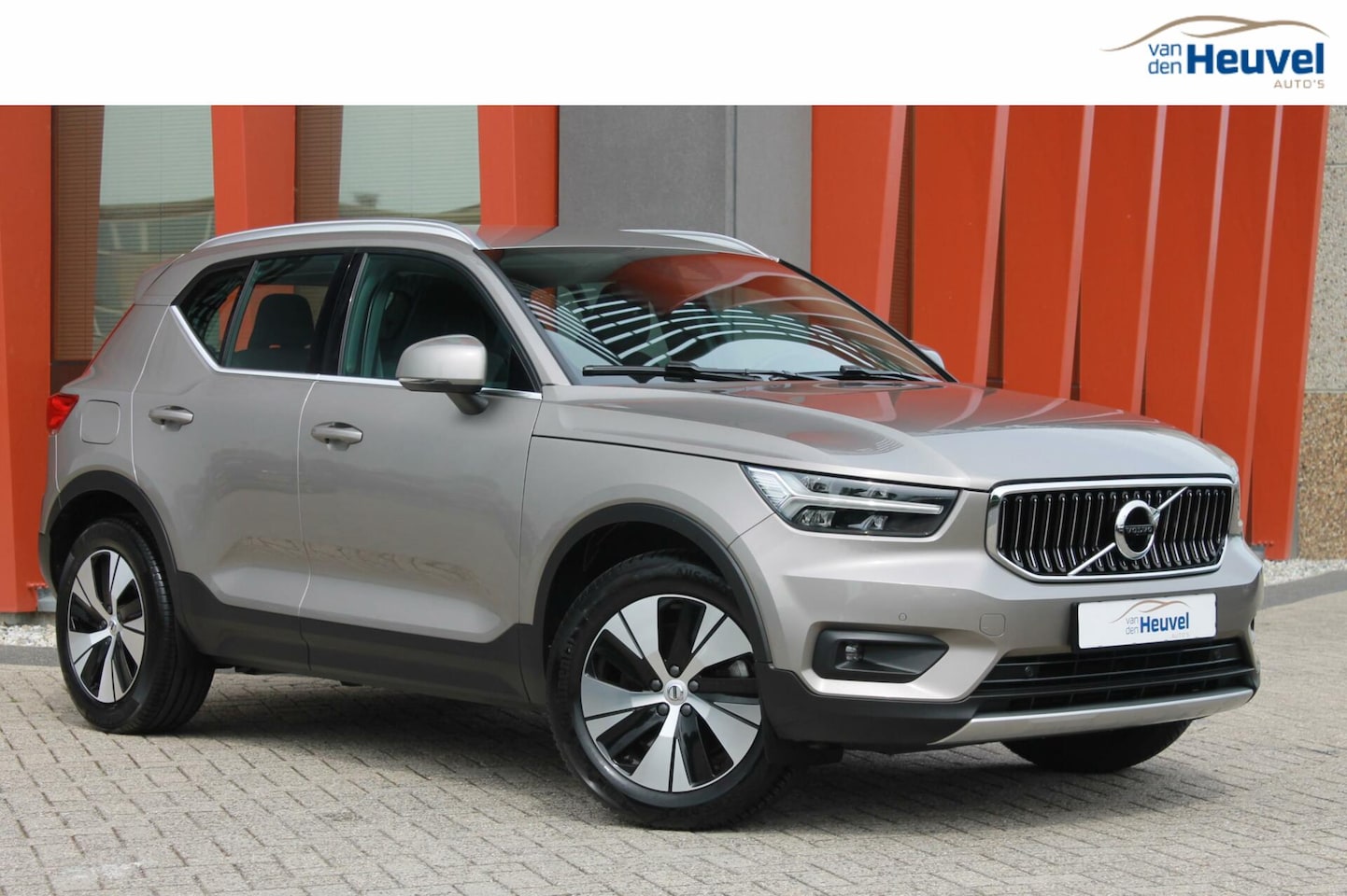Volvo XC40 - T4 Recharge Inscription Expression | Parkeercamera | Trekhaak | Keyless - AutoWereld.nl