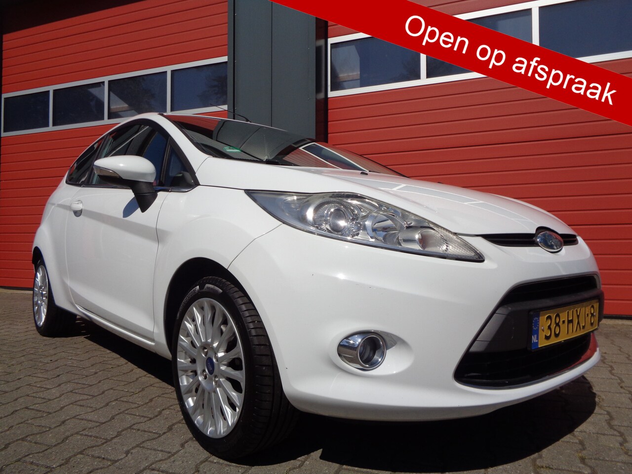 Ford Fiesta - 1.25 Titanium 82PK Airco Cruise LMV NL-Auto - AutoWereld.nl