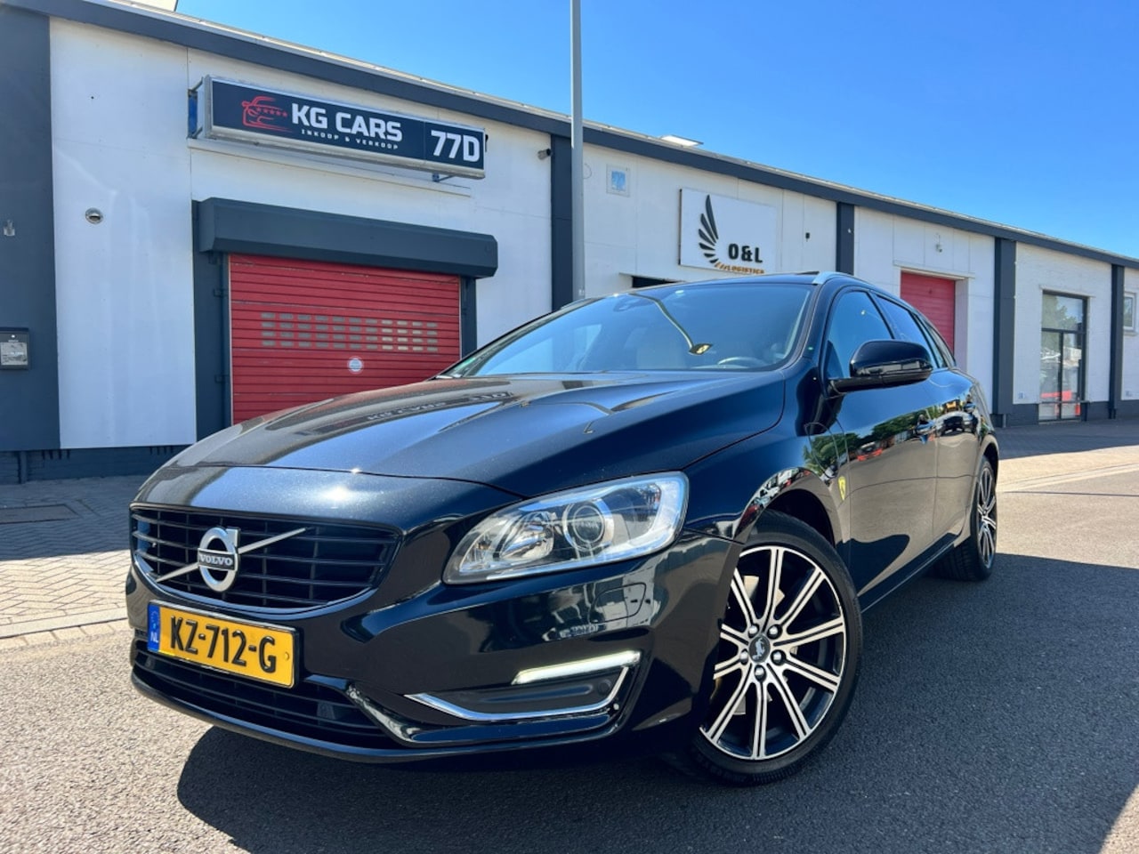 Volvo V60 - 2.4 D6 Twin Engine Momentum|MODEL 2017| - AutoWereld.nl