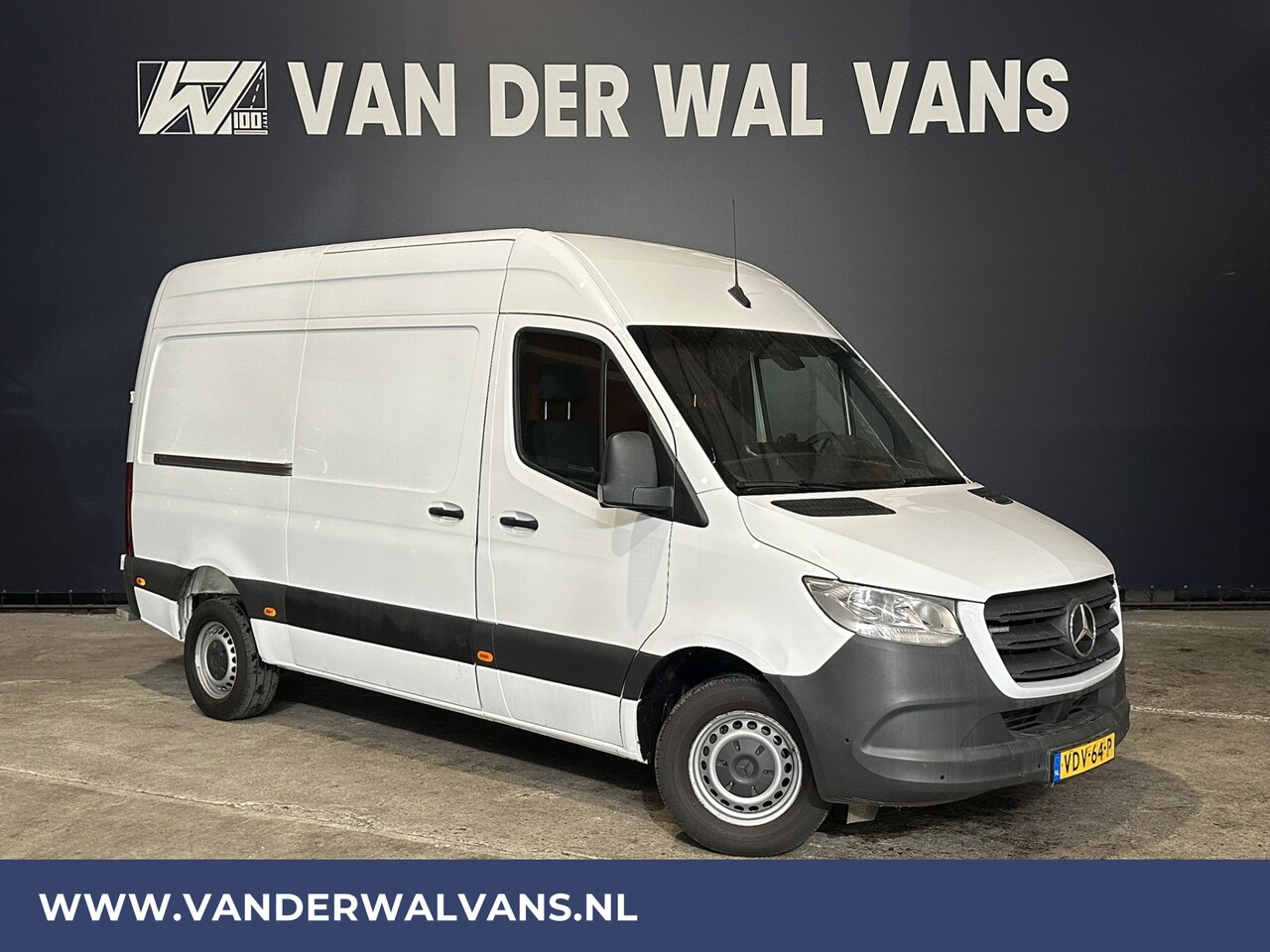 Mercedes-Benz Sprinter - 316 CDI 163 pk L2H2 Euro6 Airco | 3500kg trekhaak | Omvormer | Camera Apple Carplay, Andro - AutoWereld.nl