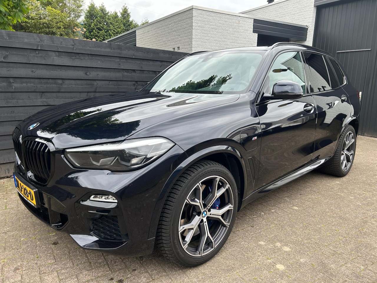 BMW X5 - XDrive45e, M-sport, Pano, ACC, M-stoelen - AutoWereld.nl