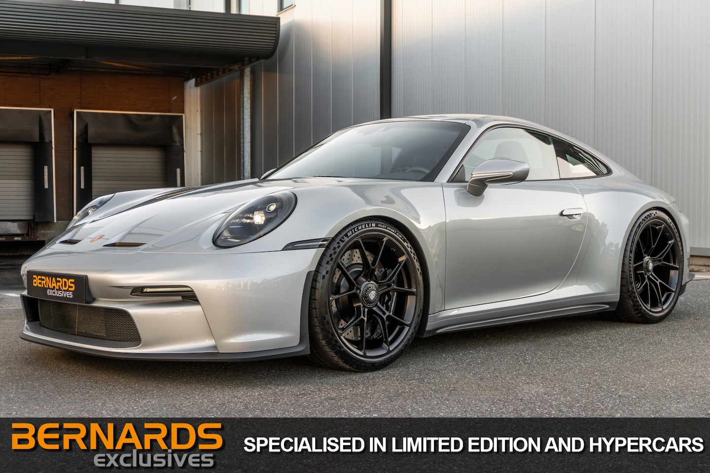Porsche 911 - (992) GT3 Touring PDK - PTS Dolomite Silver - Carbon - AutoWereld.nl