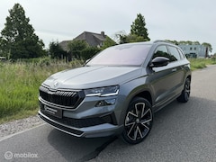 Skoda Karoq - 1.5 TSI DSG Sportline Business / Pano / Blind