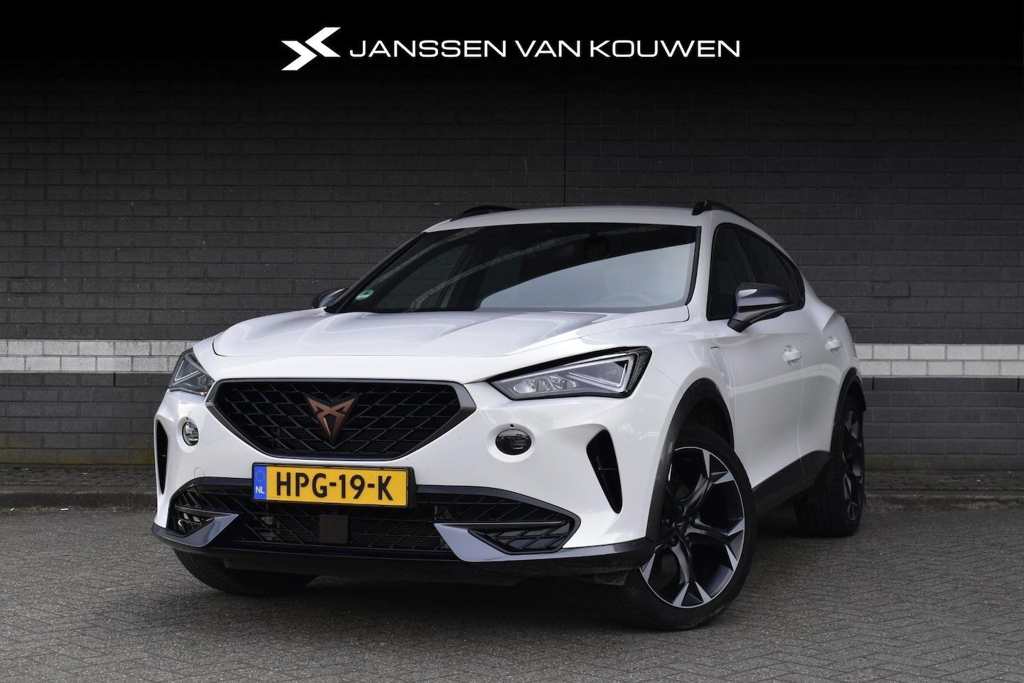 CUPRA Formentor - 1.4 e-Hybrid Business / Stoelverwarming / Navigatie / Apple Carplay / 19" - AutoWereld.nl