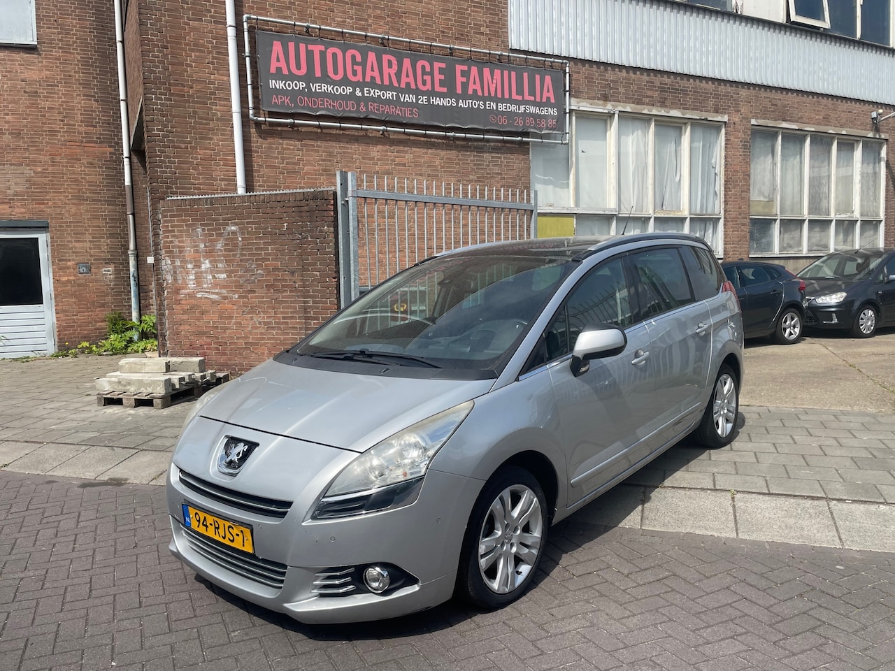 Peugeot 5008 - 1.6 THP Blue Lease Executive 7p. 1.6 THP Blue Lease Executive 7p. - AutoWereld.nl