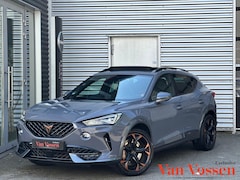 CUPRA Formentor - 1.4 e-Hybrid VZ Copper Edition|Pano|Memory|Camera|Trekhaak|Sfeer|Carplay|Kuipstoelen