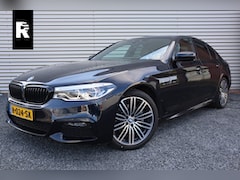 BMW 5-serie - 520i M-Sport High Executive Harman Kardon / Leder Dashboard / Camera / 19inch