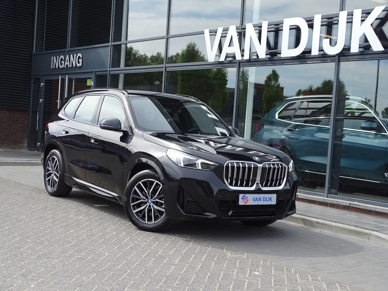 BMW X1 - xDrive25e M Sportpakket Premium-Pack Driv.Ass.Plus Nav Ada-Led 18" LM Velgen - AutoWereld.nl