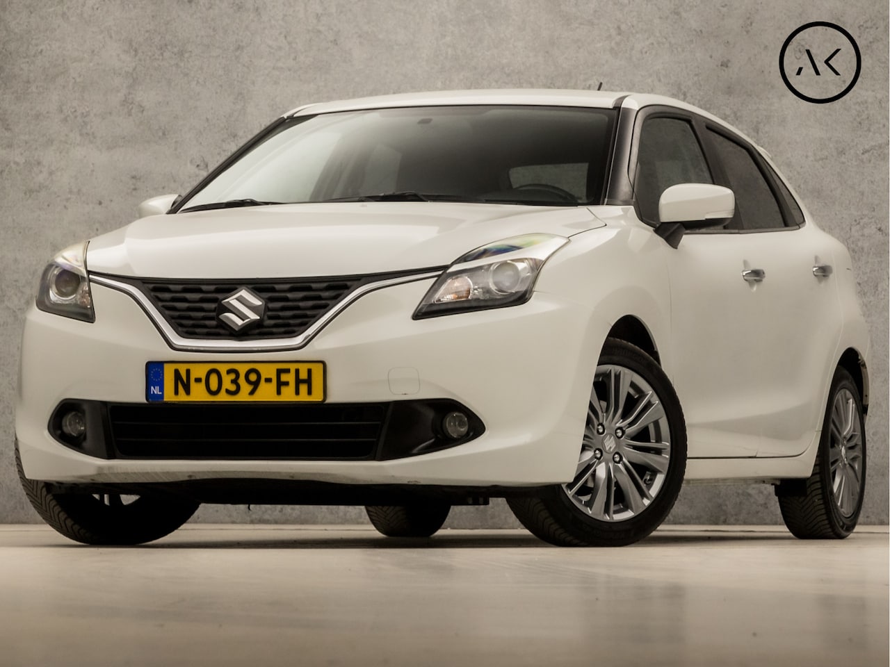 Suzuki Baleno - 1.2 High Executive Automaat (NAVIGATIE, CLIMATE, CAMERA, XENON, ADAPTIVE CRUISE, SPORTSTOE - AutoWereld.nl