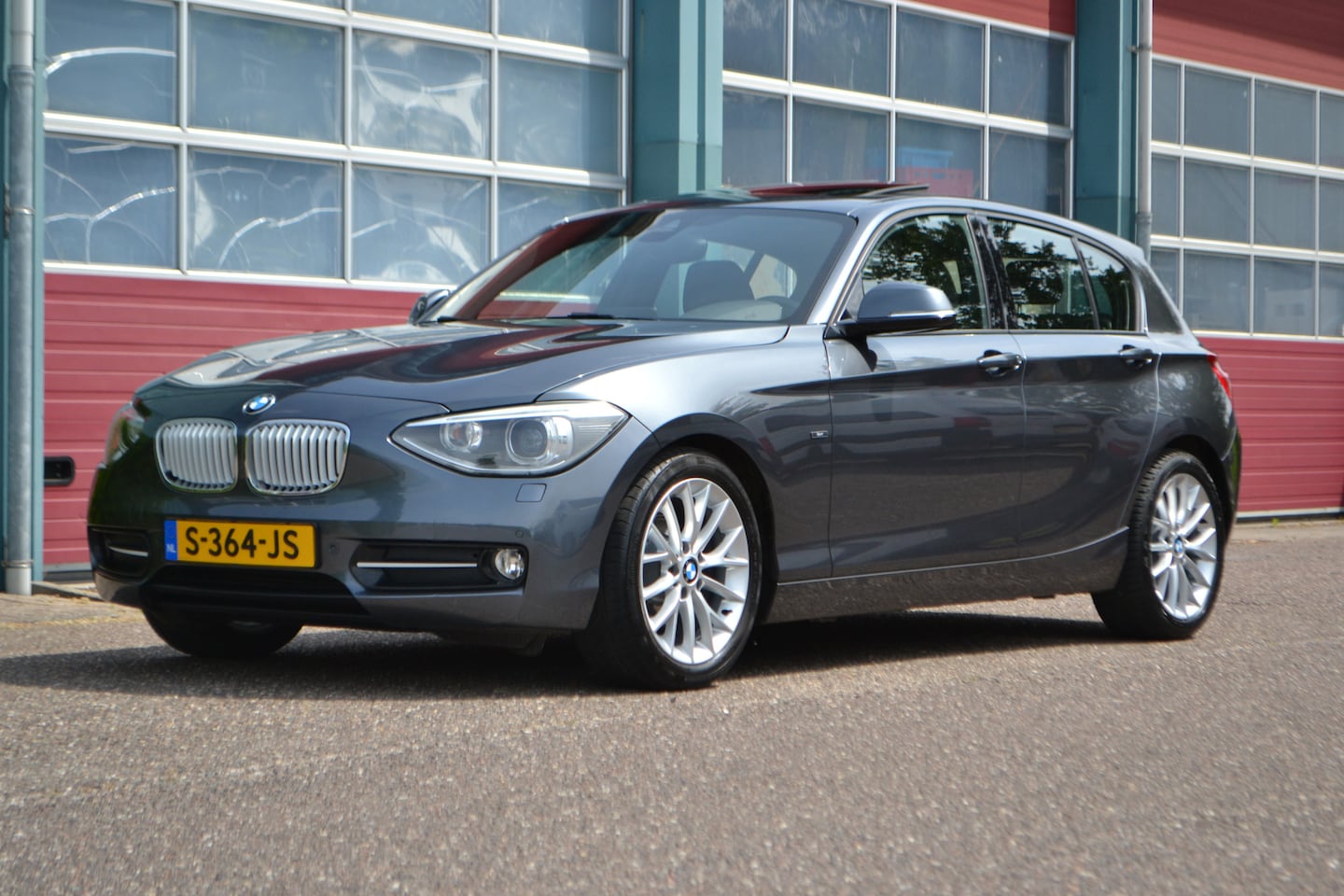 BMW 1-serie - 116i High Executive AUTOMAAT! - AutoWereld.nl