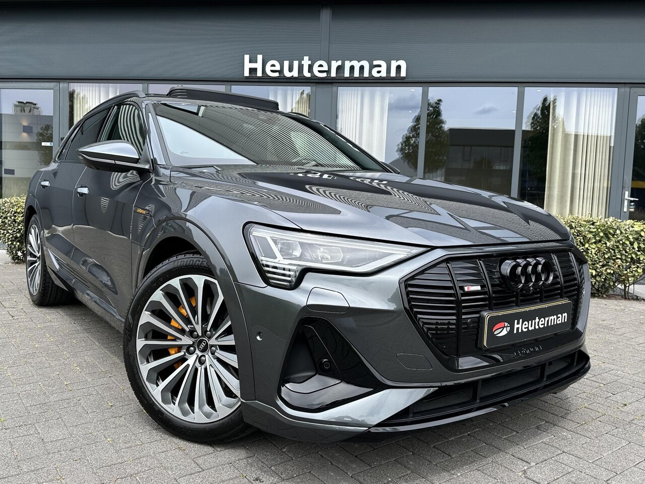 Audi e-tron - 55 Quattro S Edition/ Pano/ Sfeerverl./ Trekhaak - AutoWereld.nl